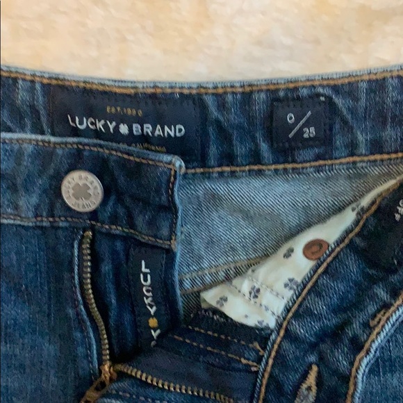 Size 0/25 Lucky Brand cutoff shots - Picture 3 of 3
